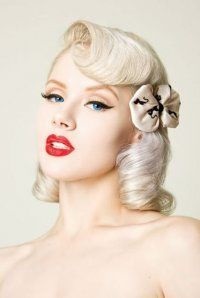 Pin Up Hairstyle - cum se creează o imagine spectaculoasă, exemple foto