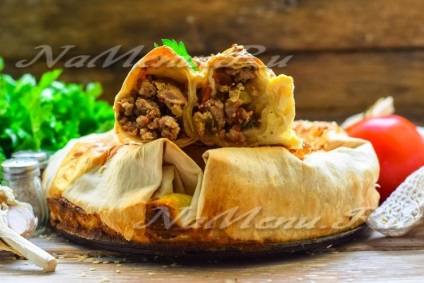 Pâine Pita cu carne tocată în cuptor, rețetă cu fotografie