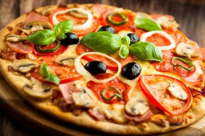 Pizza a mikrohullámú recept, hogyan kell főzni fotókkal