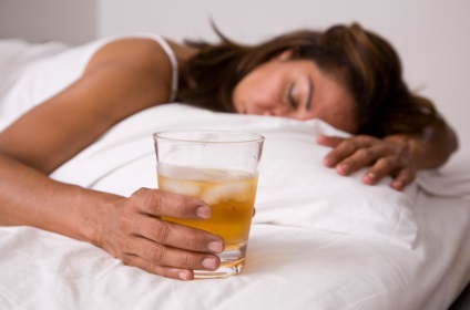 De ce ne trezim înainte de a bea multă băutură alcoolică