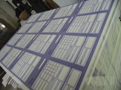 Postprinted kashirovka nyomtatás, hajtogatás, hajtogatás, számozás, számozás, perforáció,