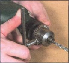 Repararea mașinilor de găurit electrice, repararea prin mâinile lor