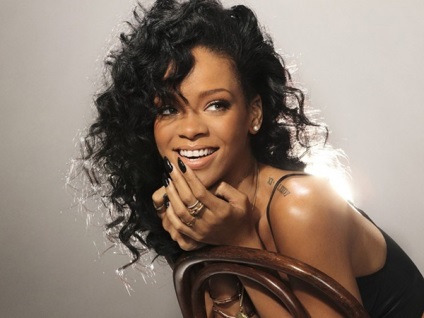 Rihanna szerepelt egy új hirdetési MAC Cosmetics fotó