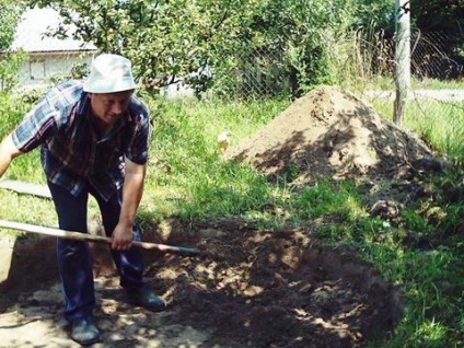 Septice cu ajutorul lopata si cofraj cu propriile maini - raport de fotografie, gospodărie siberiana