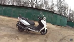 Scooter sau motocicletă, scooter