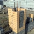 Câlpi de cărămidă cu construcția propriilor mâini și căptușeală