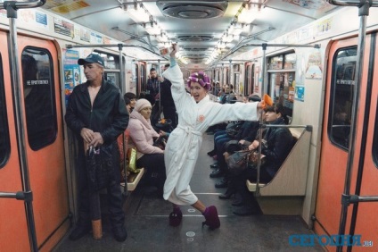 Gospodină ciudată în coaste de păr de la metrou Harkov sa dovedit a fi mireasa a Dobkin - știri de Harkov -