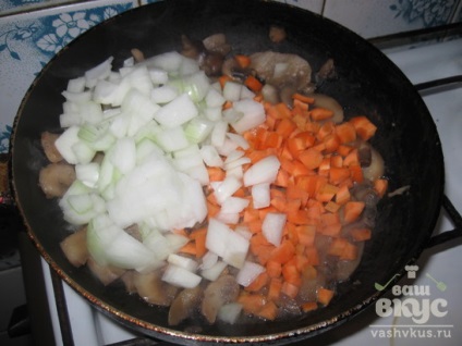 Supă cu fasole, pui și ciuperci (rețetă foto pas cu pas)