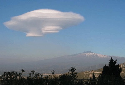 Există 10 forme de nori rari, bloggerul kajaz pe site-ul 17 septembrie 2009, bârfa
