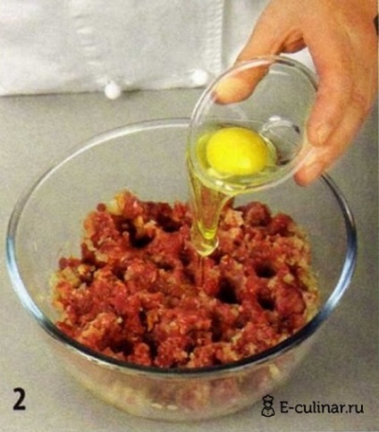 Uscarea cu carne tocată (carne) în rețeta cuptorului cu fotografie