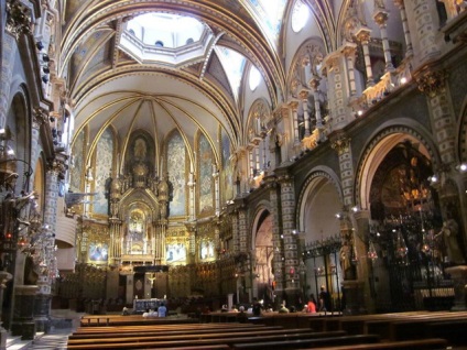 O minunată galerie de imagini a Mănăstirii spaniole din Montserrat - târgul de maeștri - manual,