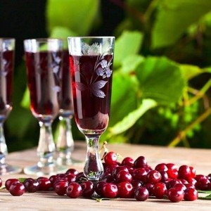 Cherry liqueur este bun și rău pentru sănătate, hrană și sănătate