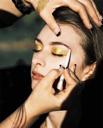 Make-up artistul Pat McGrath a creat o fetișă rece 003