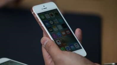 Hackerii au învățat să dezactiveze iPhone-ul prin Wi-Fi