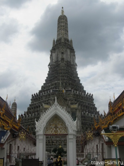 Templul Wat Arun din Bangkok