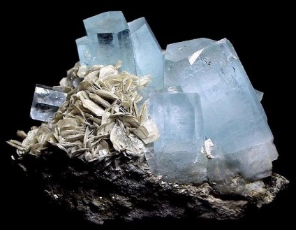 Aquamarine - beryl nobil