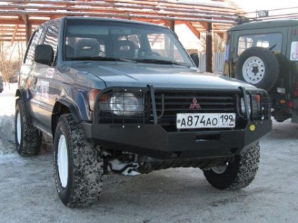 Spoiler pe frontul de putere al mitsubishi pajero