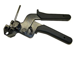 Instrument cu bandă pentru strângerea curelelor, cleme pentru bandă