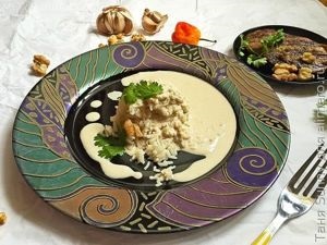 Bazhe - sos de nuci de bucătăria georgiană