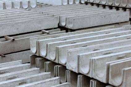 Canalul de beton prezintă produse din beton pentru turnarea betonului