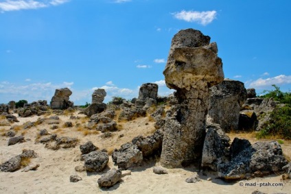 Bulgaria Varna, pietre cioplite, note de călătorie aladzha ptah