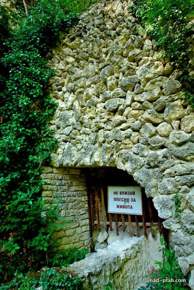 Bulgaria Varna, pietre cioplite, note de călătorie aladzha ptah