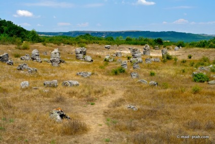 Bulgaria Varna, pietre cioplite, note de călătorie aladzha ptah