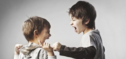Ce trebuie să faceți dacă copilul mai mare îl ofensează pe cel mai mic