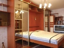 Designul unui dormitor mic în Hrușciov, fotografie de un interior de un dormitor îngust într-o cameră mică, ridica