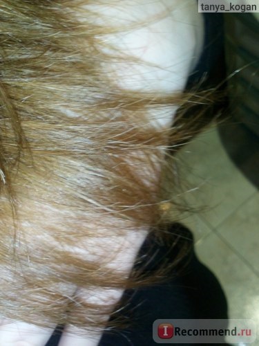 Emulsia pentru îndepărtarea vopselelor persistente de pe păr este decolorată - 