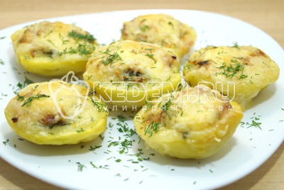Cartofi umpluți cu cârnați și brânză - rețetă pas cu pas cu gustări foto