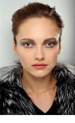 Colecția de fotografii fendi toamna-iarna 2011-2012 make-up și coafuri, portal de sex feminin