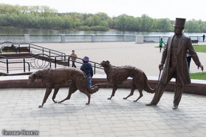 Photoreportul pe parcul Gomel se îndreaptă acum cu câinii