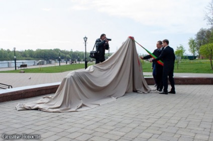 Photoreportul pe parcul Gomel se îndreaptă acum cu câinii