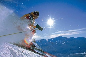 Stațiunea de schi Canazei este o poveste înzăpezită în Italia