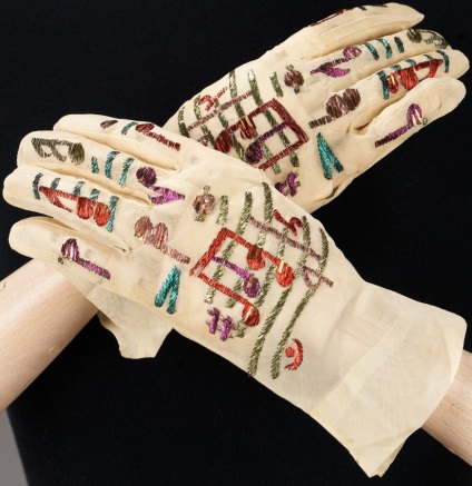 Istoria mănușilor - fotografii ale mănușilor de sala de bal, mănuși și mănuși cu ornamente