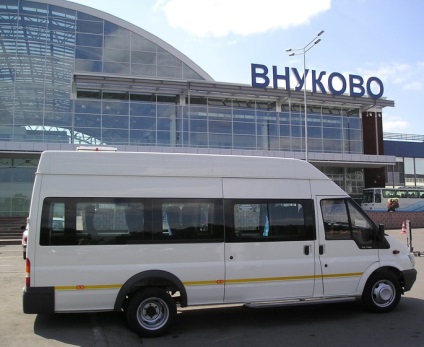 Cum să ajungi la aeroport cu nepotul cu autobuzul