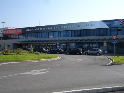 Cum se ajunge de la aeroportul Federico Fellini (aeroporto internazionale federico fellini) spre Rimini