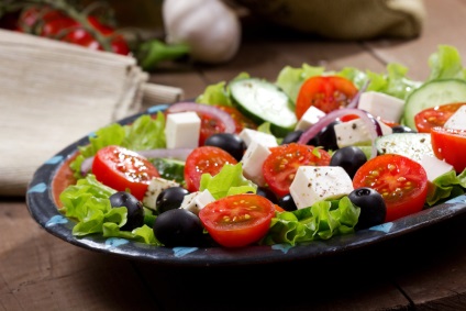 Cum sa pregatiti salata greaca pentru pierderea in greutate