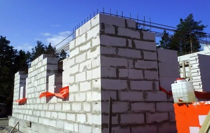 Hogyan lehet csatolni a verandára, hogy a ház hab blokkok