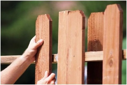 Hogyan tegyük egy fából készült kerítés - egy leírást a munka