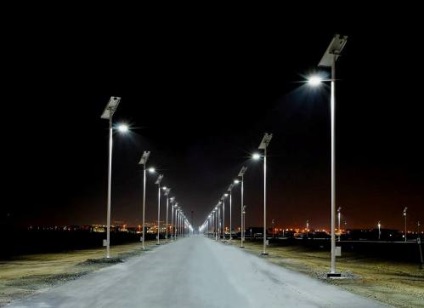 Cum sunt luminile stradale LED pe panourile solare