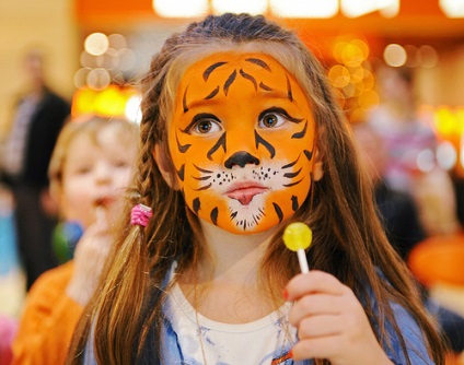 Cum de a alege un costum de carnaval pentru o fată, un oraș de râs-vacanțe pentru copii, idei de vacanță, sfaturi