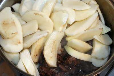Kartoflibzhe (húsételeket burgonyával Kabarda) 1