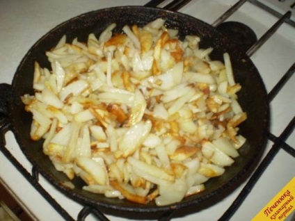 Cartofi cu prăjituri de ciuperci (rețetă pas cu pas cu fotografie)