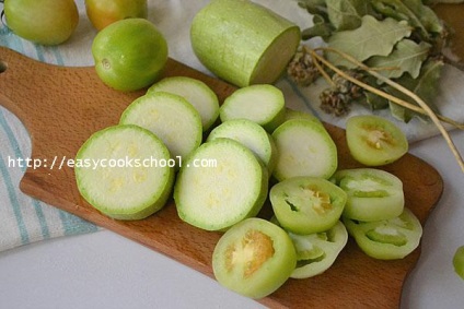 Édes-savanyú pácolt zöld paradicsom cukkini, egyszerű receptek