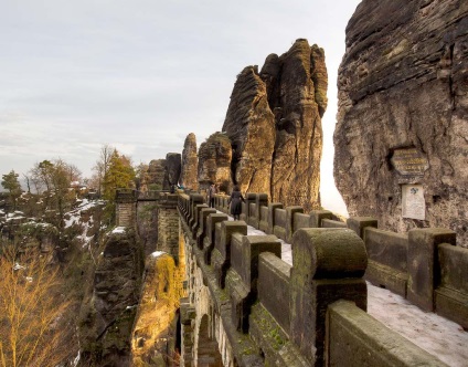 Cetatea și podul din Bastai în istoria Saxonului Elveția, fotografie, cum să obțineți, hartă