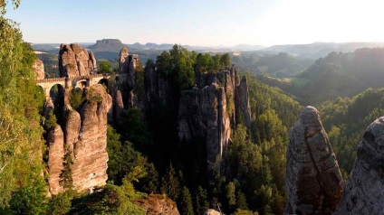 Cetatea și podul din Bastai în istoria Saxonului Elveția, fotografie, cum să obțineți, hartă