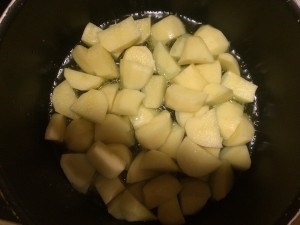 Somon aburit cu cartofi prăjiți și ciuperci