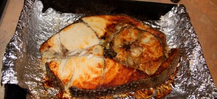 Olajos hal - receptek a sütőben, és a serpenyőben